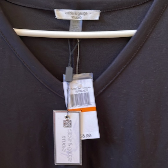 Cable & Gauge Studio, Women's Short Sleeve Straight Fit Black V-Neck Shirt - Picture 7 of 11